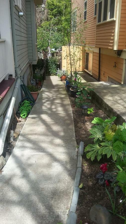 Boutique Style Apartment In The Heart Of Se Portland Exterior foto